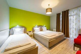 Отель Hotel BLVD 7 Пловдив Двухместный номер с 1 кроватью или 2 отдельными кроватями-2