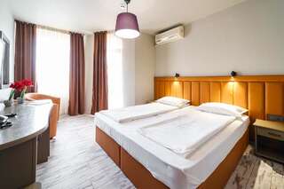Отель Hotel BLVD 7 Пловдив Двухместный номер с 1 кроватью или 2 отдельными кроватями-12