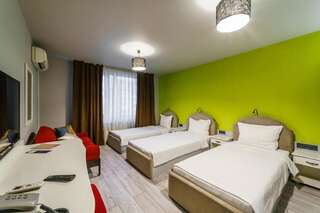 Отель Hotel BLVD 7 Пловдив Трехместный номер-1