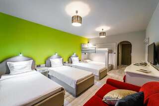 Отель Hotel BLVD 7 Пловдив Трехместный номер-3